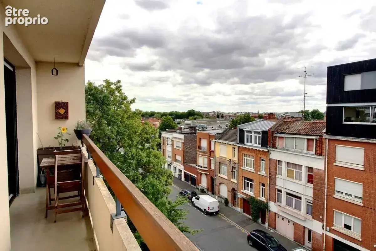 LILLE - Appartement T3 de 60m² avec balcon, garage et cave - photo 4