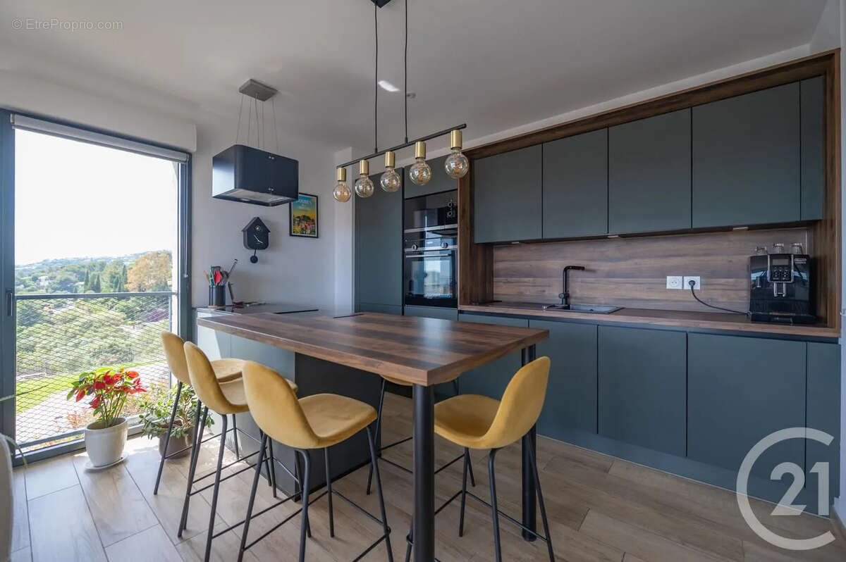 Appartement à BORMES-LES-MIMOSAS