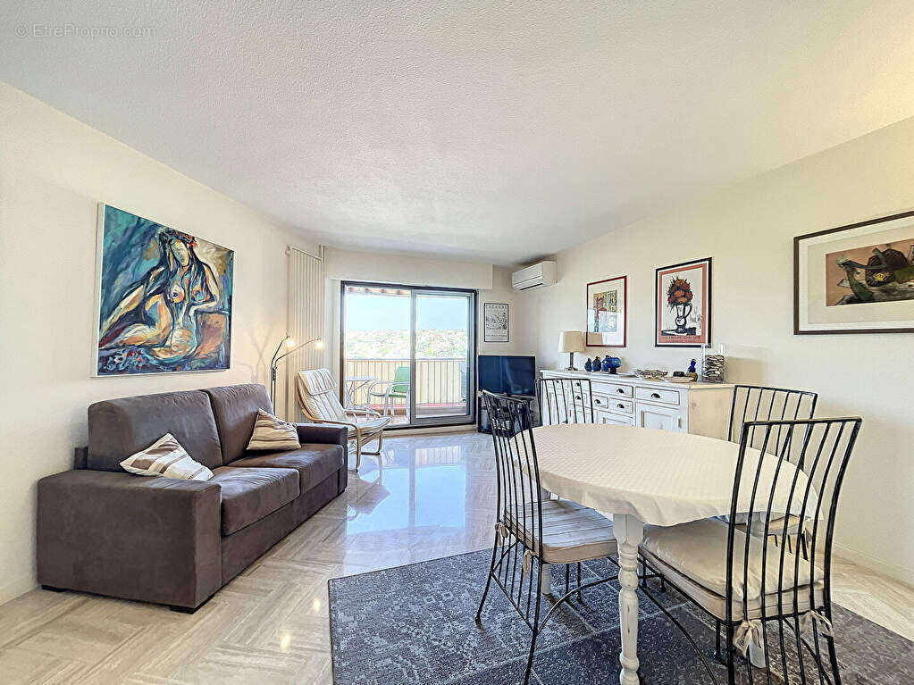 Appartement à MANDELIEU-LA-NAPOULE