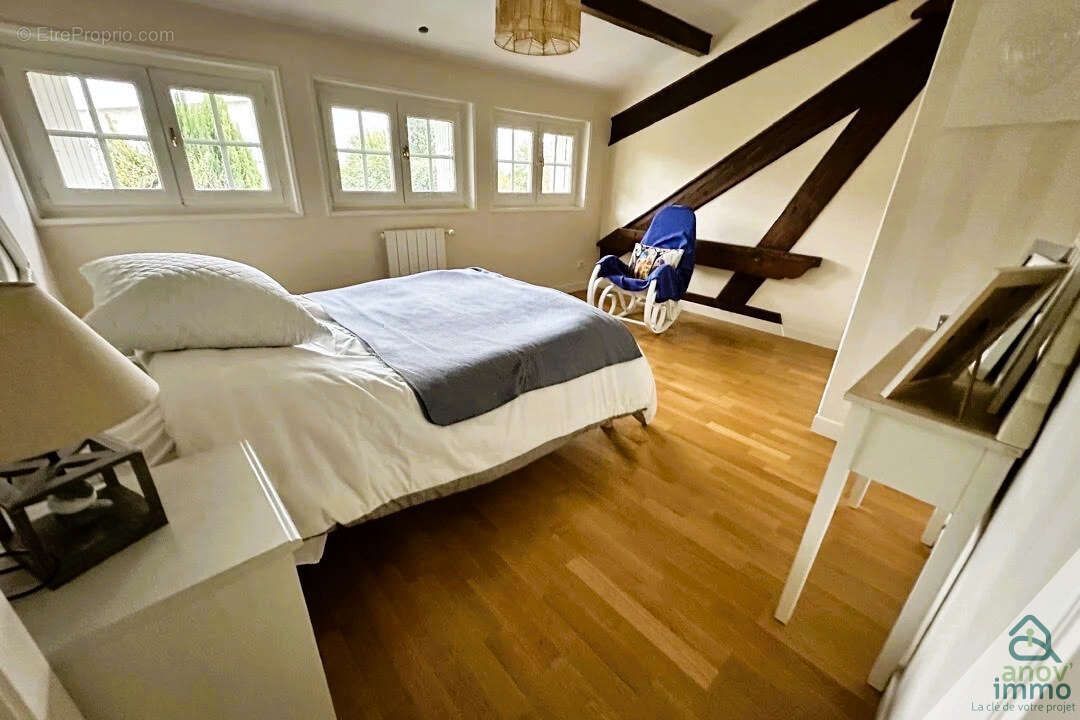 Maison à SAINT-PIERRE-DE-CHANDIEU