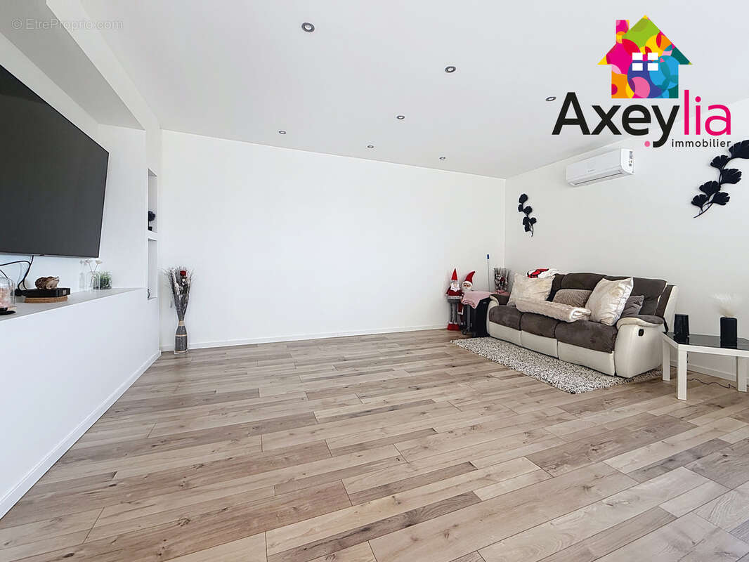 Appartement à AMBIERLE