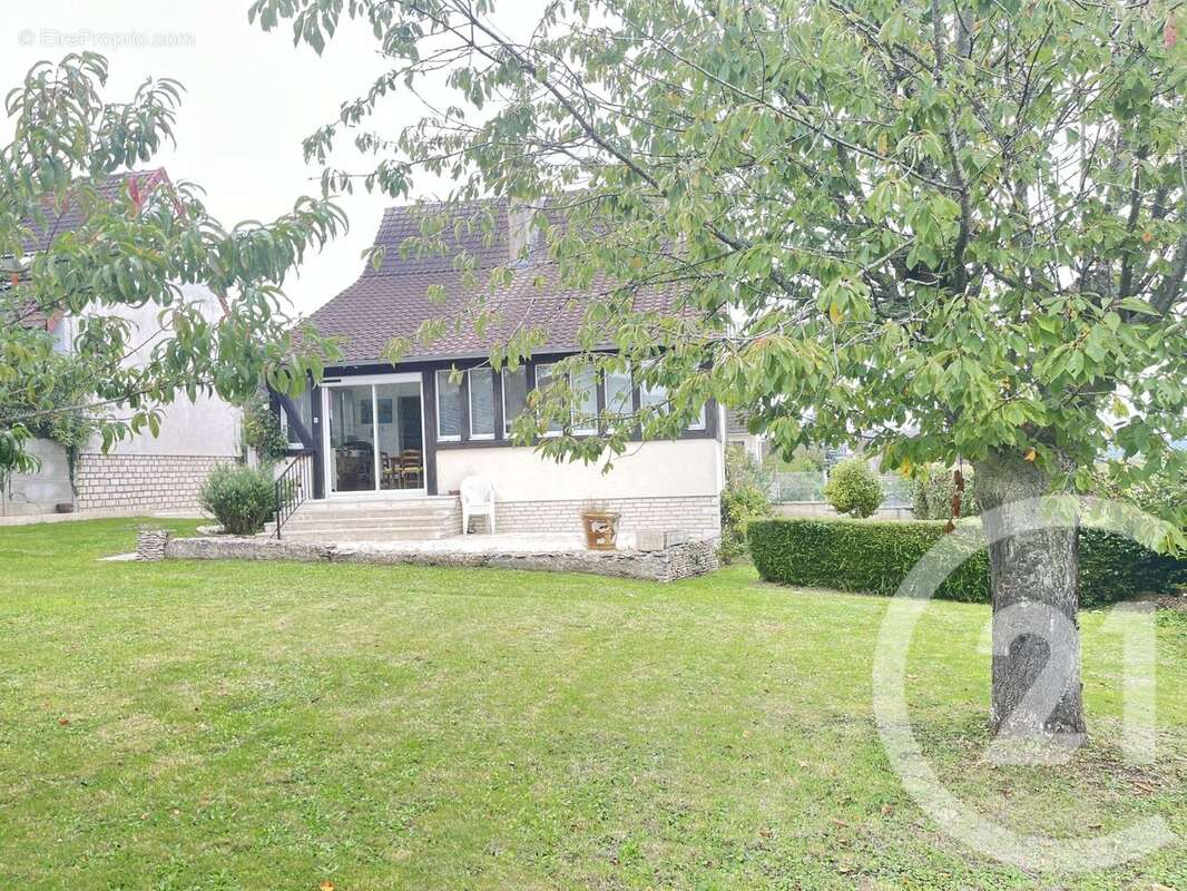 Maison à SAINT-MARCEL