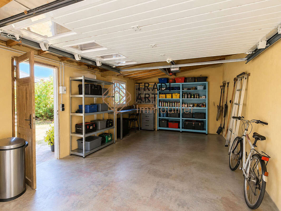 Pavillon a vendre sainte-genevieve-des-bois avec dépendance - photo 10