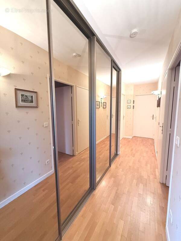 Appartement à vendre 5 pièces  (78) 97 m² - 3 chambres - terrasse - 2 garages - cave - photo 6