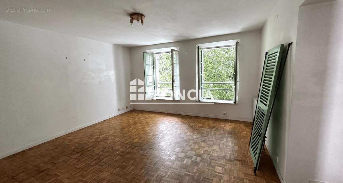 Appartement à BRIE-COMTE-ROBERT