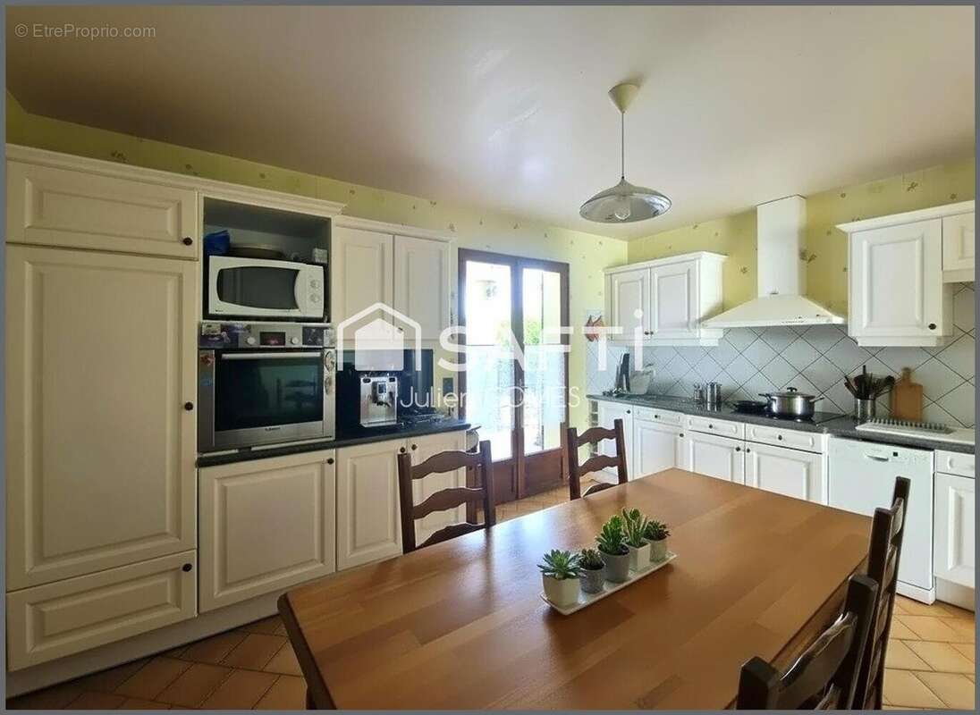 Maison 228 m² à Claye-Souilly  - photo 7