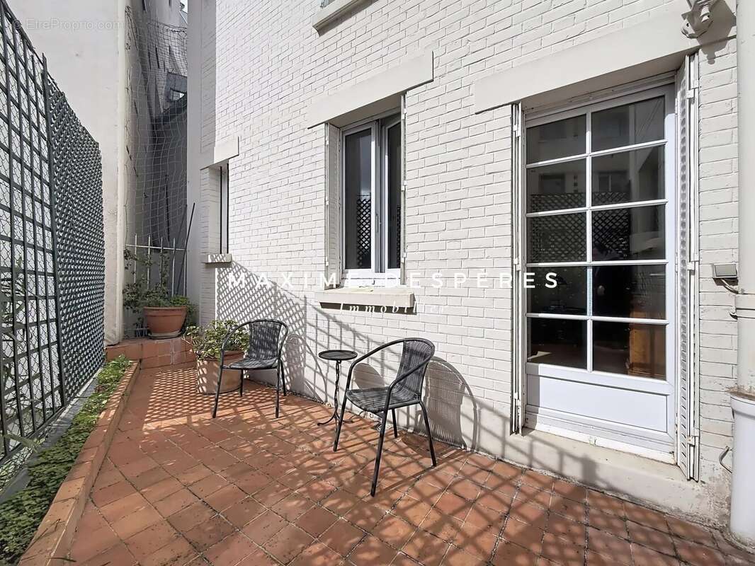 Appartement à NEUILLY-SUR-SEINE