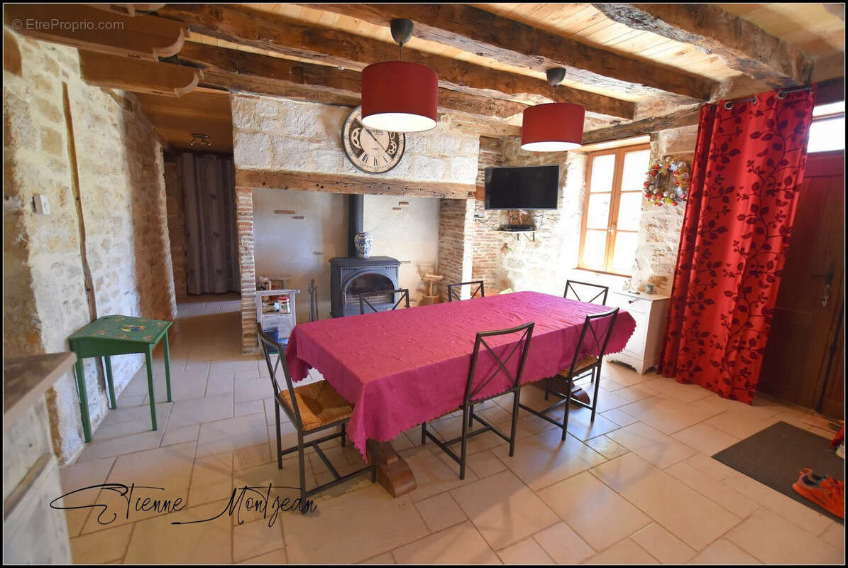 Maison à LAUZES