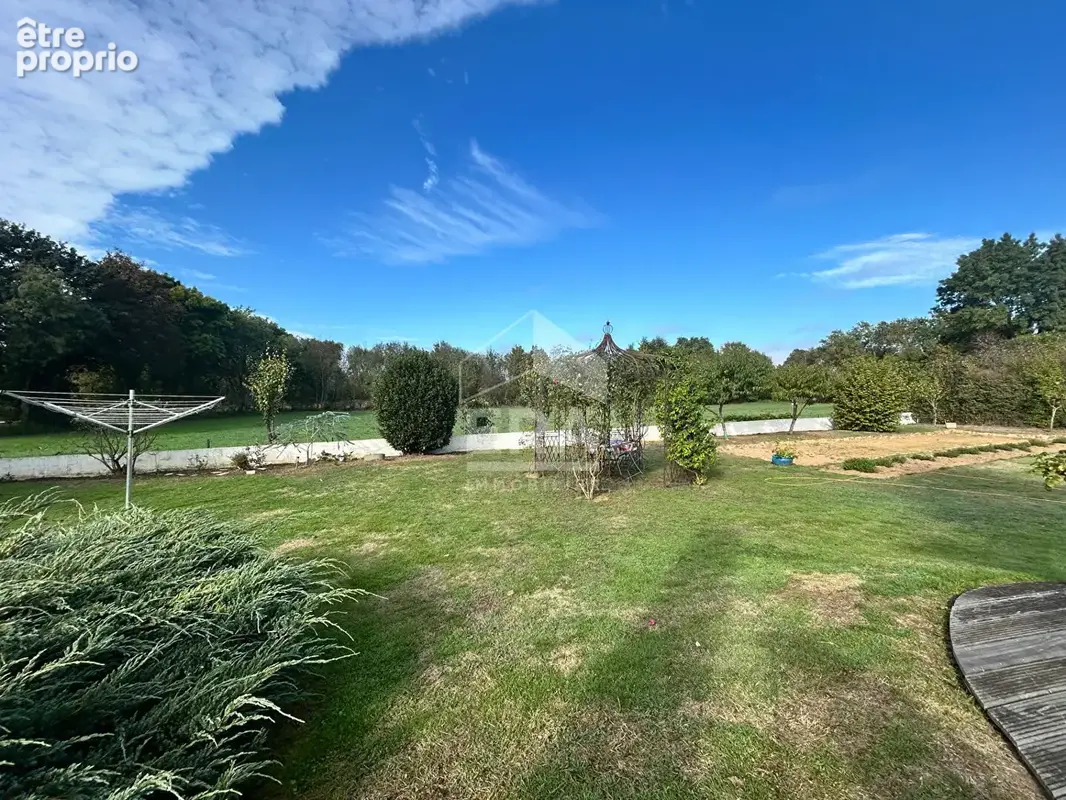 Maison plain pied 122m2 Saint Pavace , 3 chambres, garage et grand terrain - photo 12