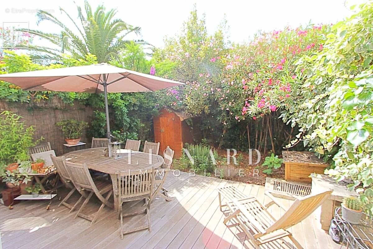 Appartement à VALLAURIS