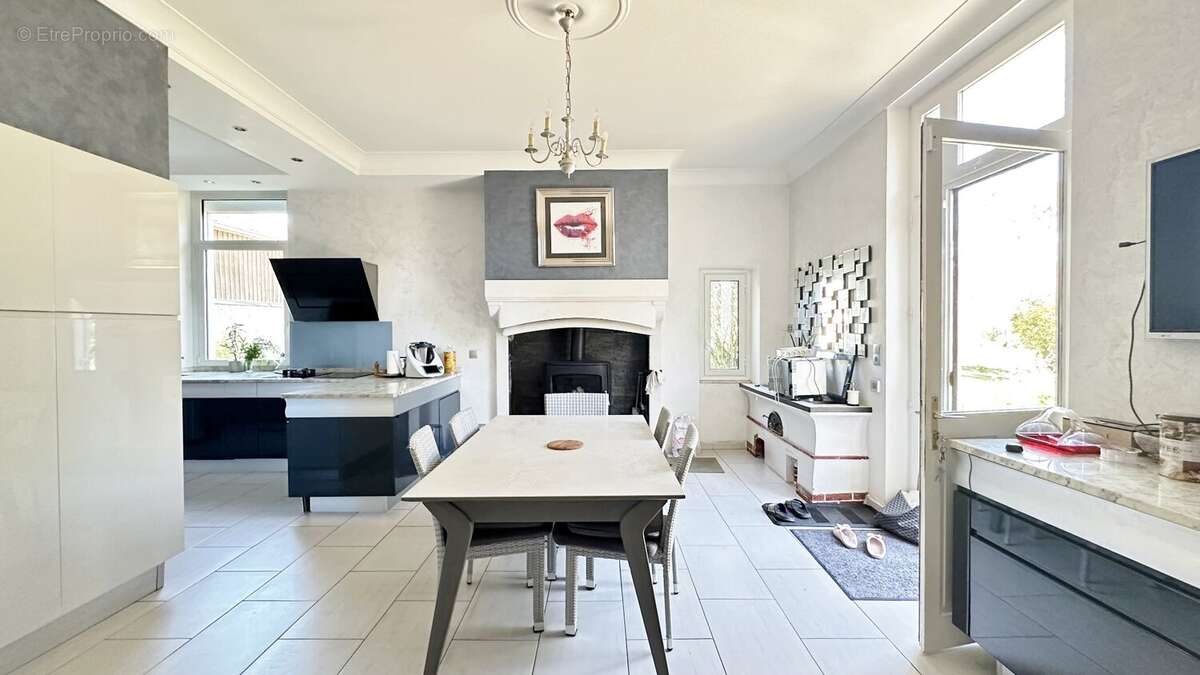 Maison à SAINT-JULIEN-EN-BORN