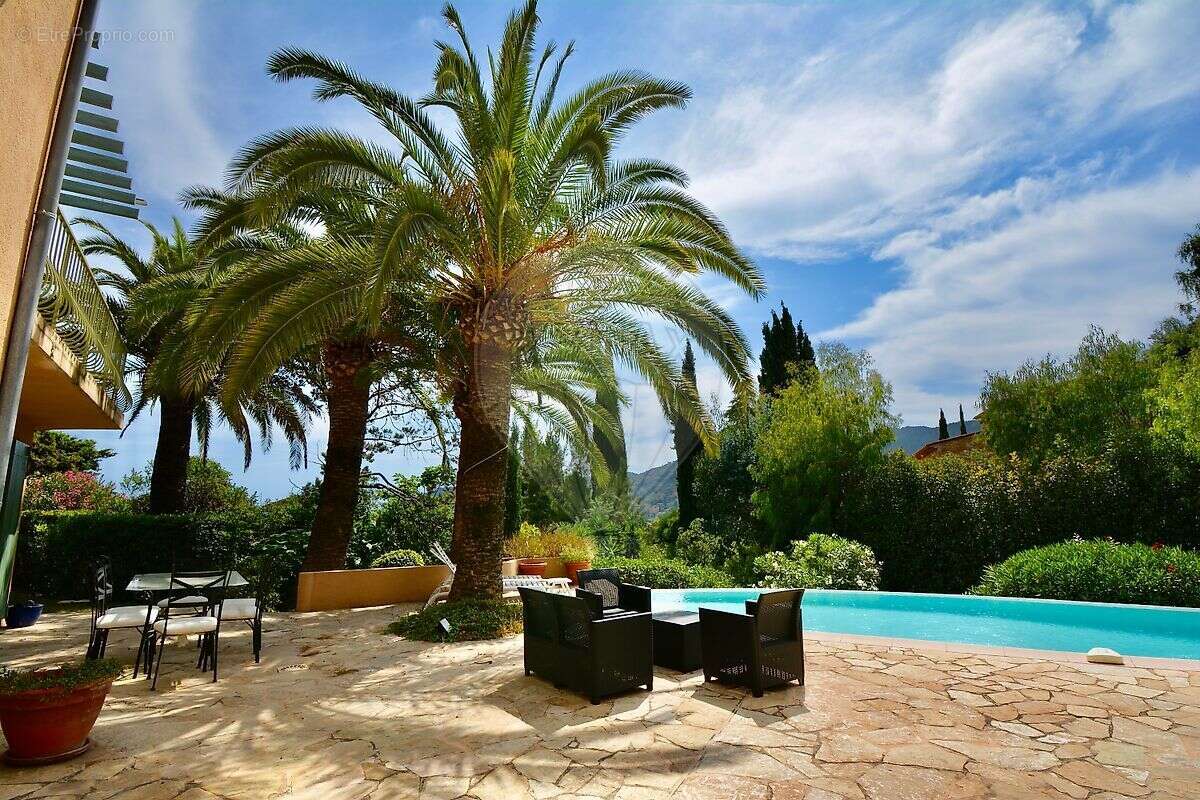 Maison à THEOULE-SUR-MER