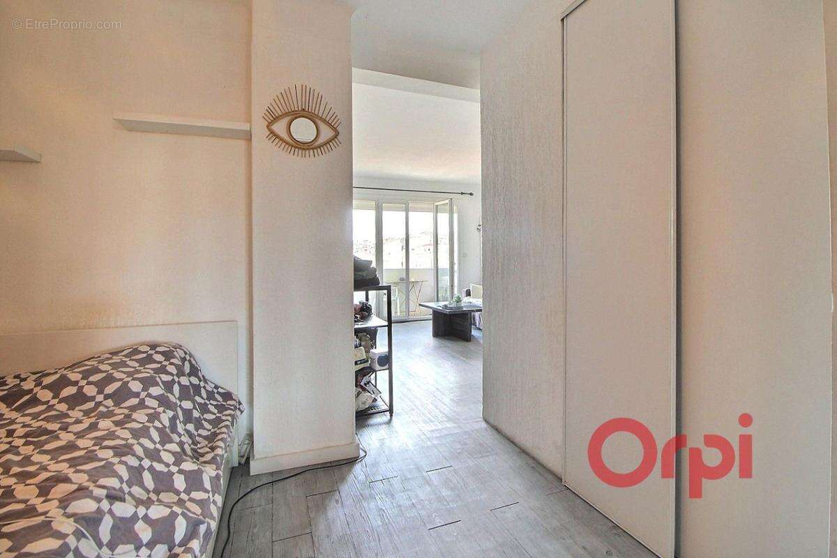 Appartement à MARSEILLE-7E