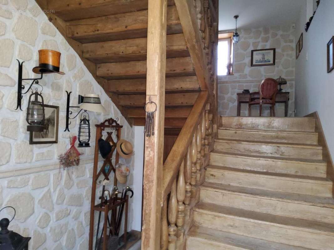 Maison 430 m² à Chouilly  - photo 2