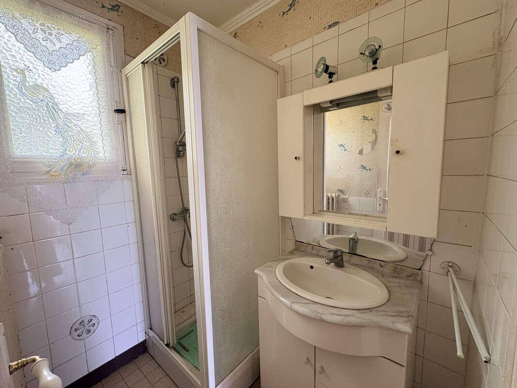 Maison à FONTAINE-LA-GUYON