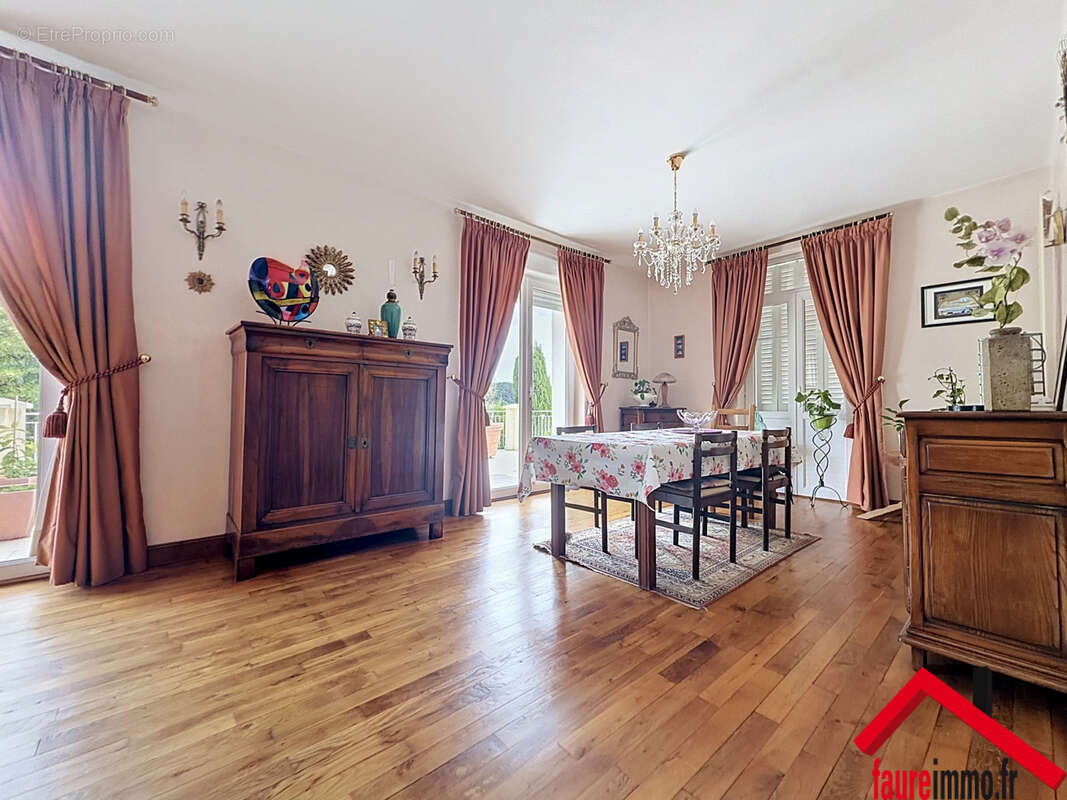 Maison à OBJAT