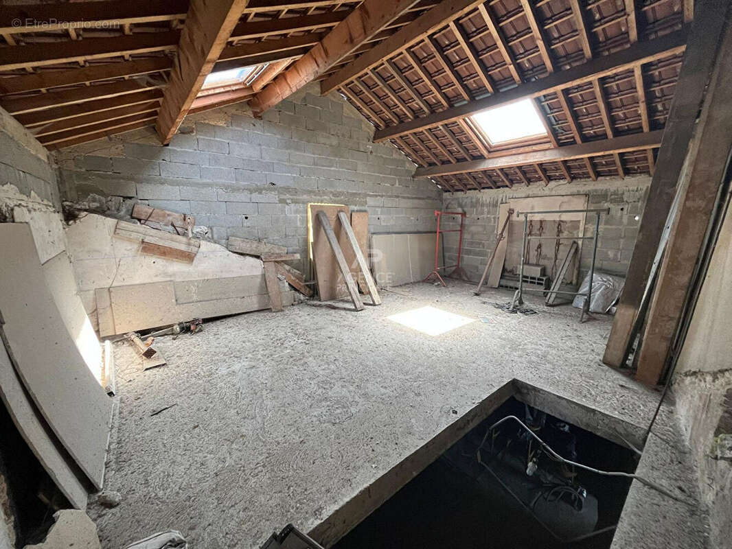 Appartement à MENUCOURT