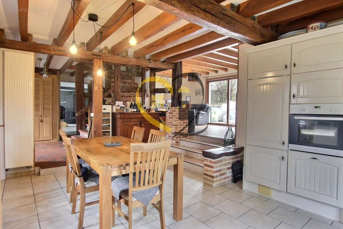 Maison à IVOY-LE-PRE