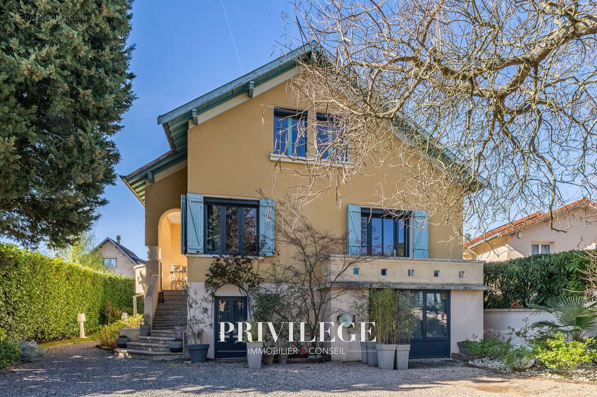 Maison à CHAMPAGNE-AU-MONT-D'OR