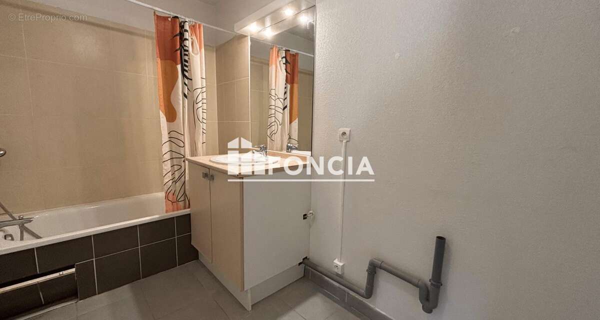 Appartement à LUNEL