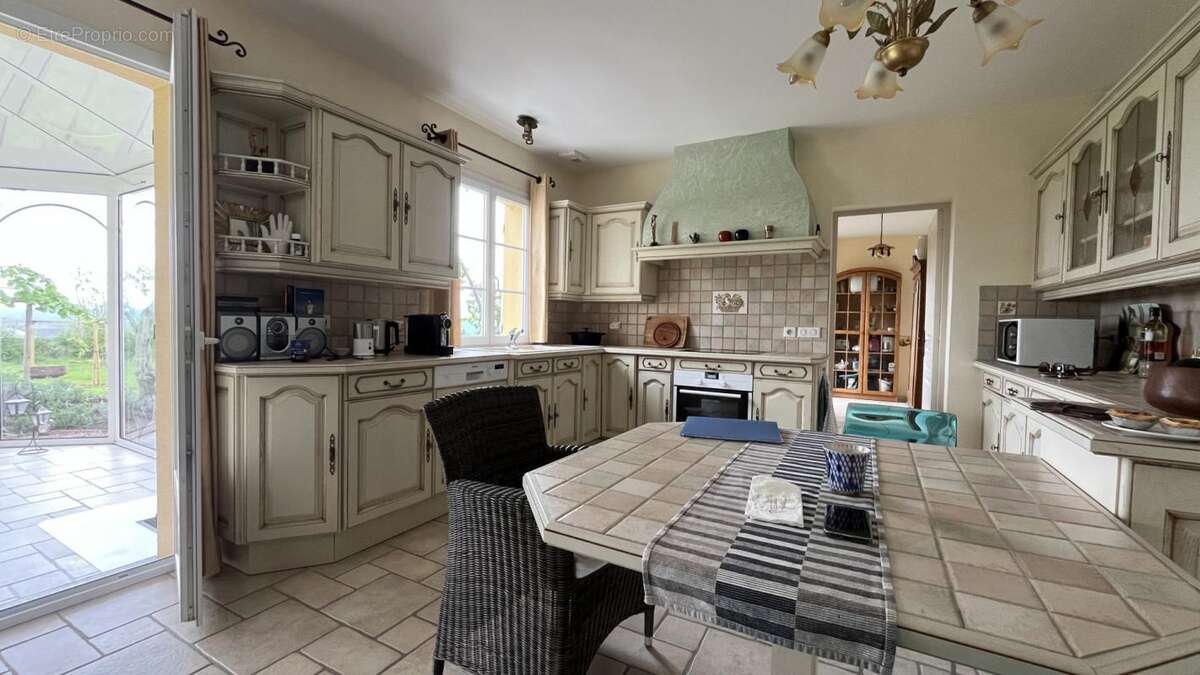 Maison à SAINT-HILAIRE-EN-MORVAN