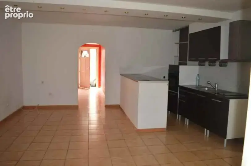 Grande maison de village de caractère, de 387 m2, avec 3 appartements, un grand atelier, un garage, et une co - photo 5