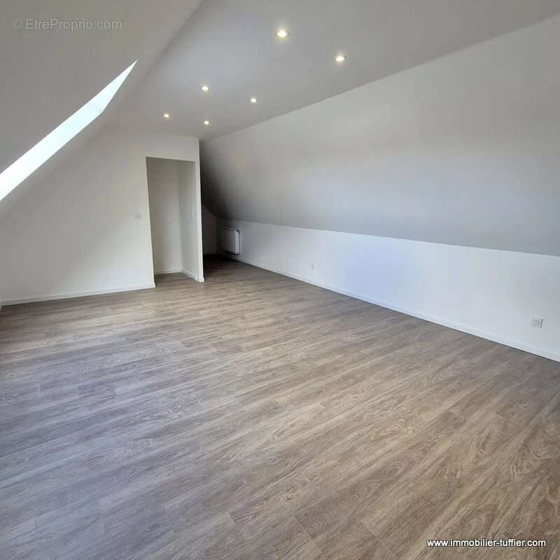 Maison à SAVIGNE-L'EVEQUE