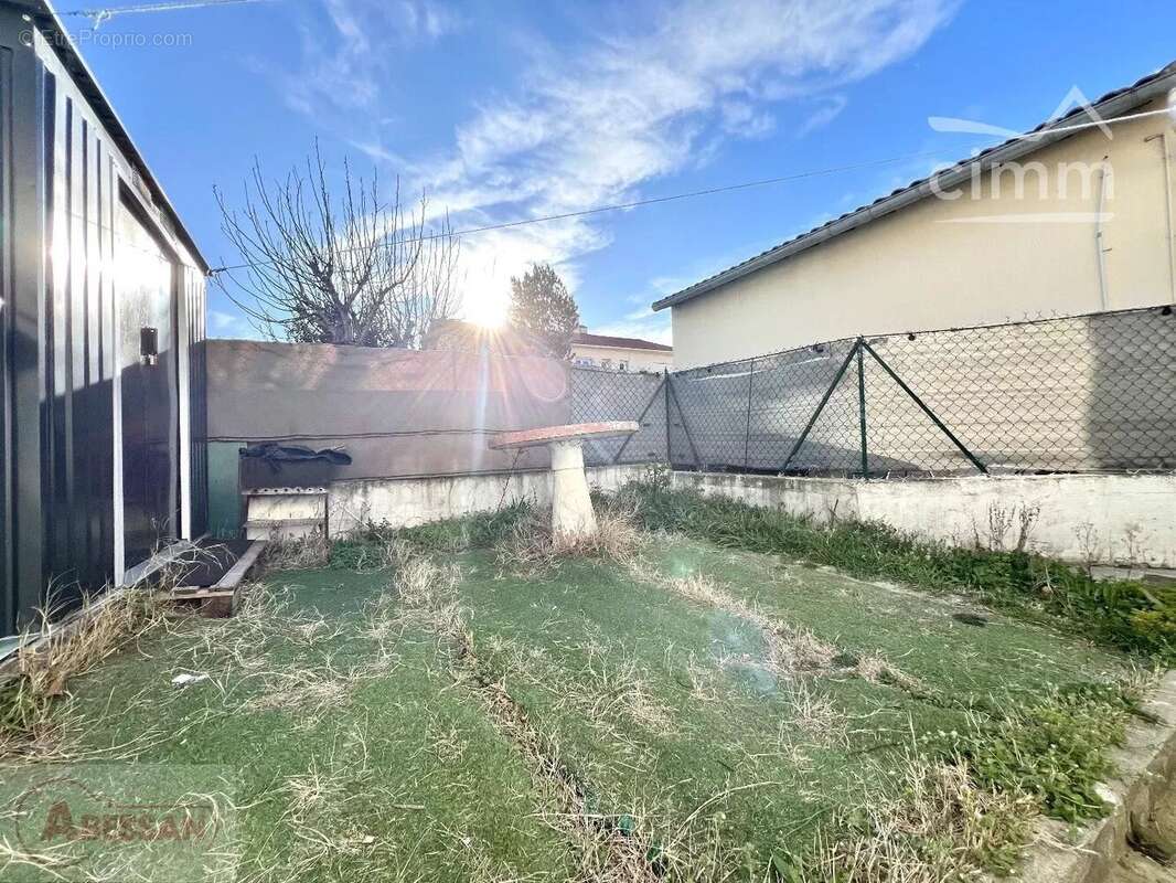 Maison 27 m² à Port-Saint-Louis-Du-Rhone  - photo 4
