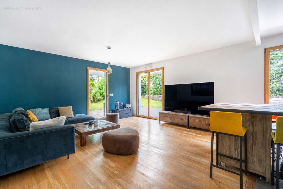 SOUS COMPROMIS Rez-de-Jardin de 4 pièces - Ecully - photo 2