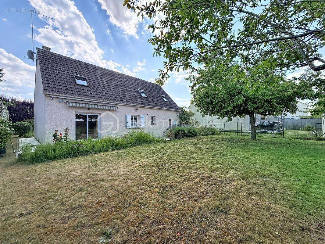 Maison à VERNEUIL-L'ETANG