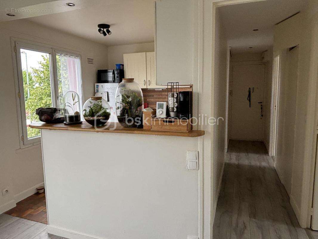 Appartement à SAINTE-GENEVIEVE-DES-BOIS