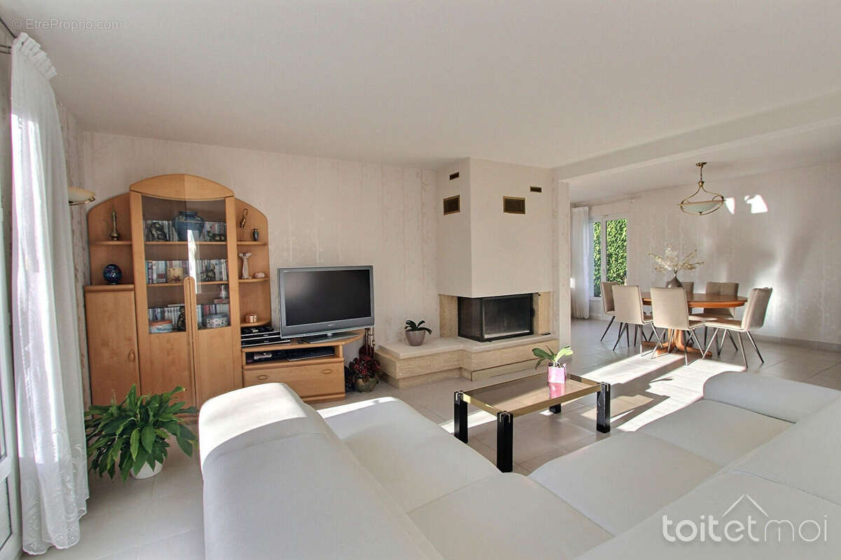 Maison à MAGNY-LES-HAMEAUX