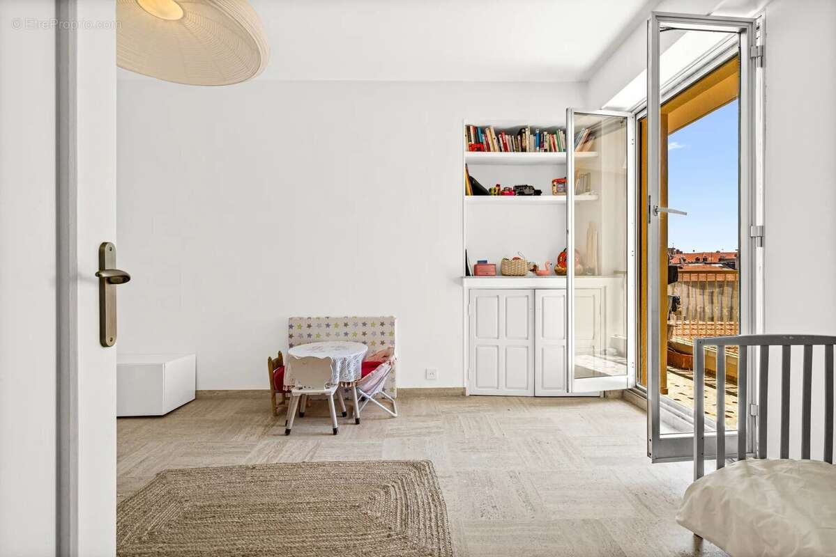 Nice musiciens – rare à la vente – lumineux 3 pièces avec terrasse de 15 m² – au calme – garage en sus - photo 14