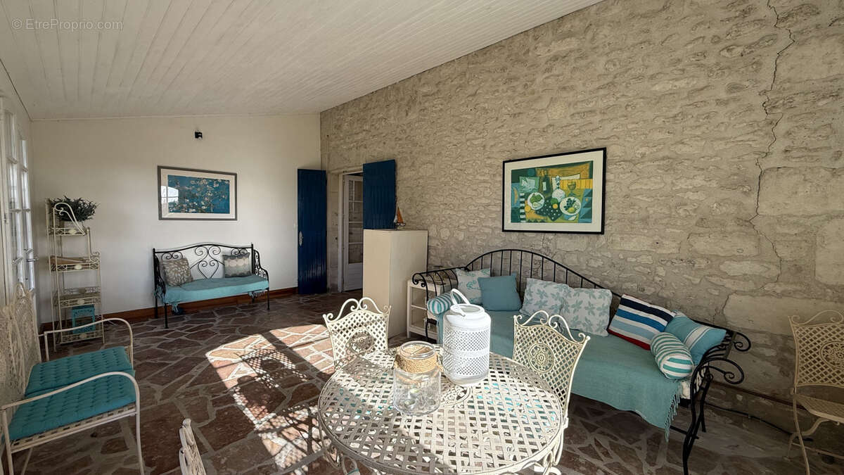 Maison à MORTAGNE-SUR-GIRONDE