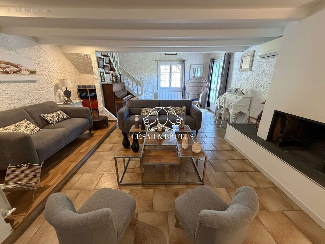 Maison 225 m² à Borgo  - photo 2