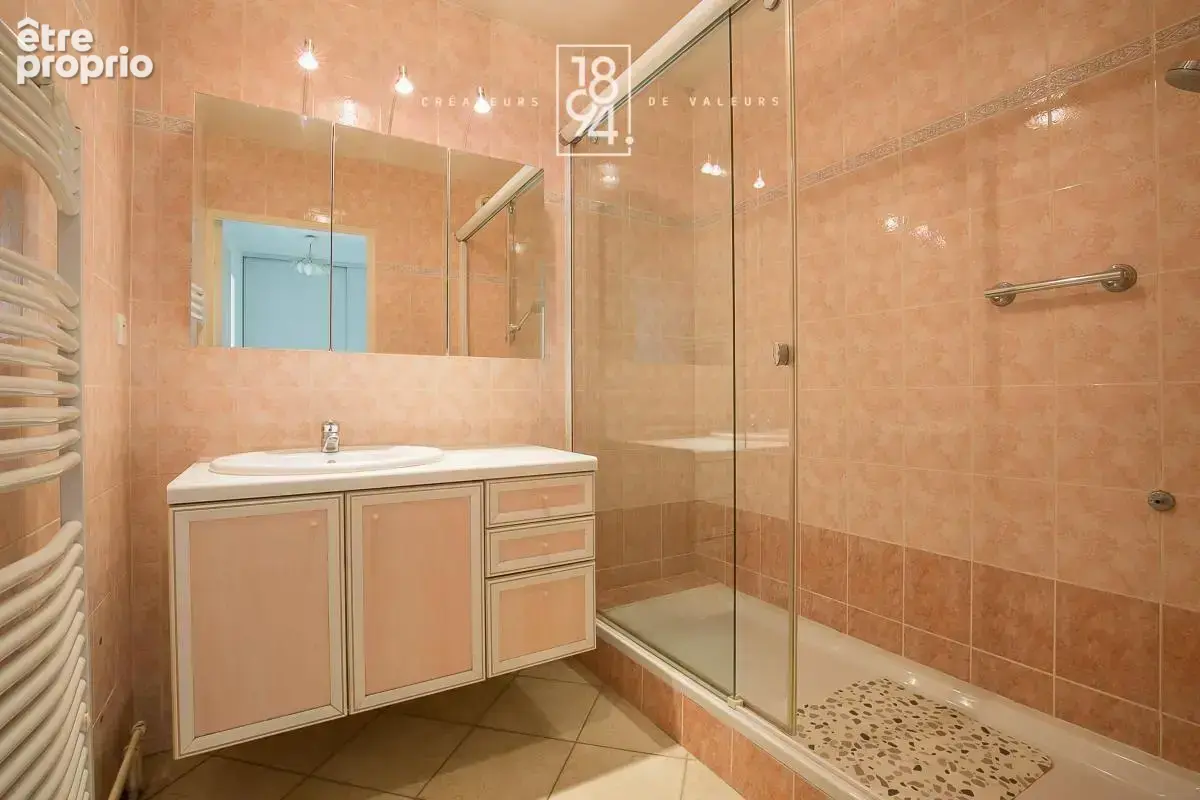 Appartement À Vendre T3 65m2 ascenseur et place de parking technopole de château Gombert - photo 11