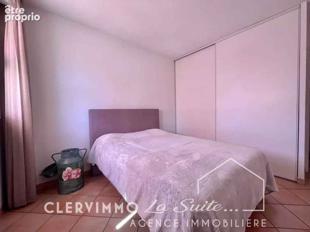 Dernier etage - 115 m2 - un exterieur d'exception de 110 m2 - aubagne - photo 11