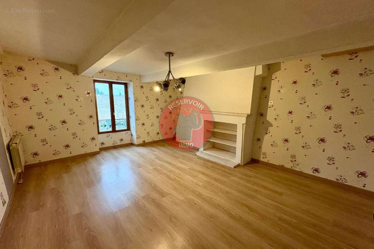 Maison à PRECY-SOUS-THIL