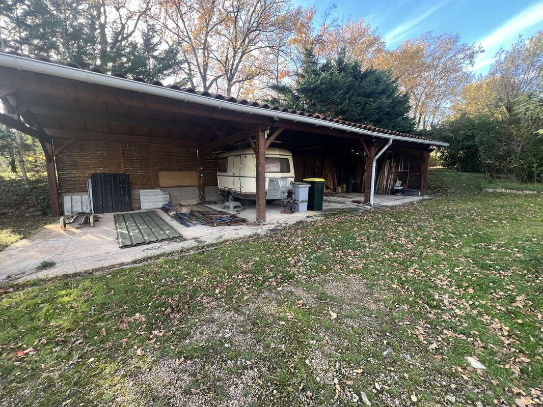 Maison à SAINT-GENIS-LES-OLLIERES