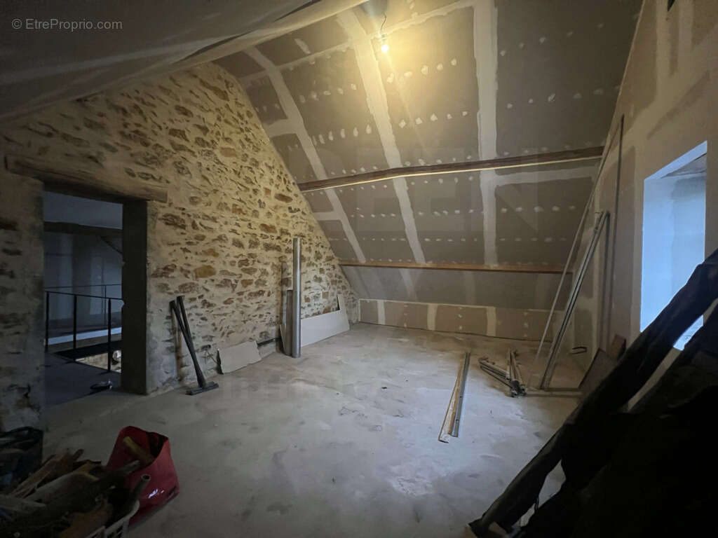 Maison à SAINT-AMAND-EN-PUISAYE