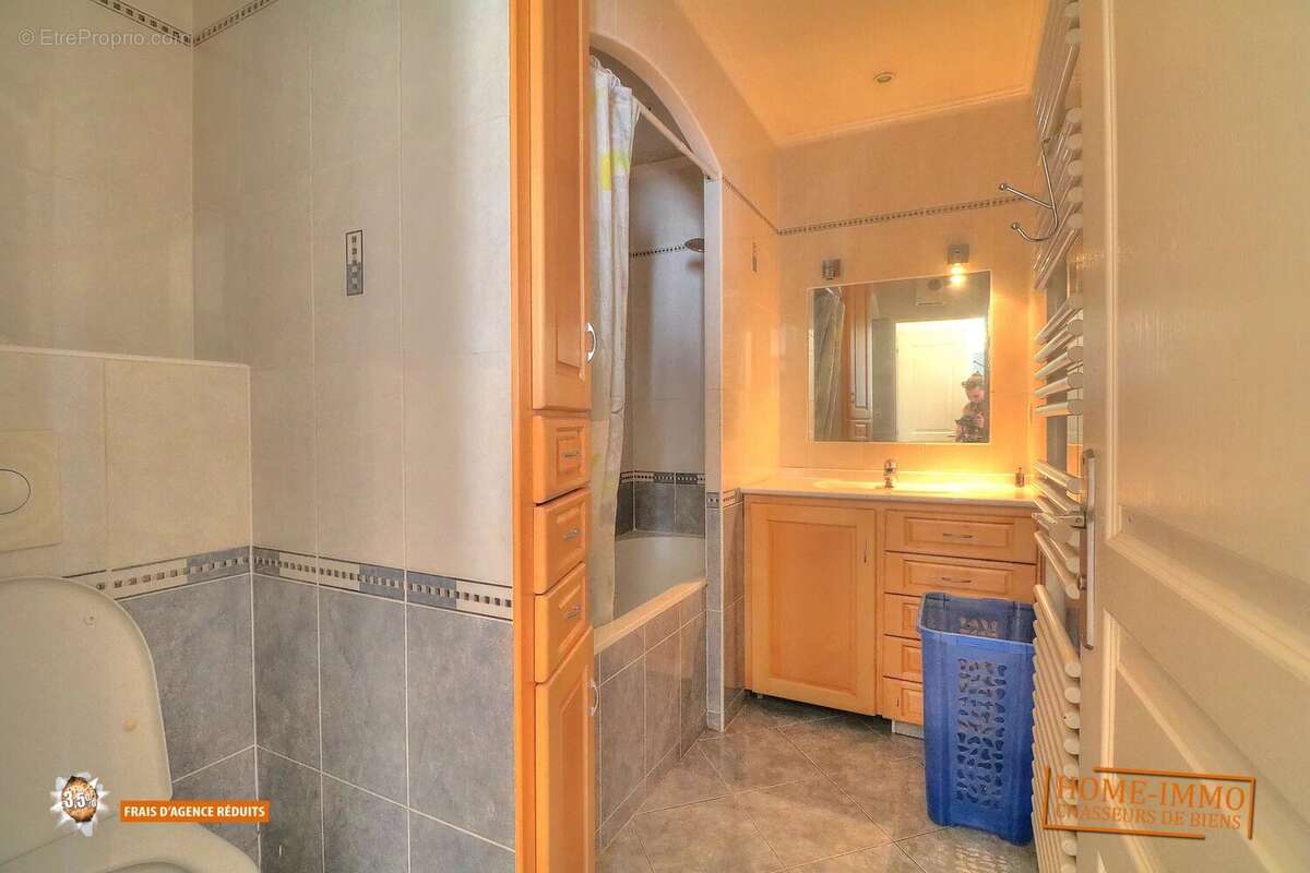 Appartement à CARROS