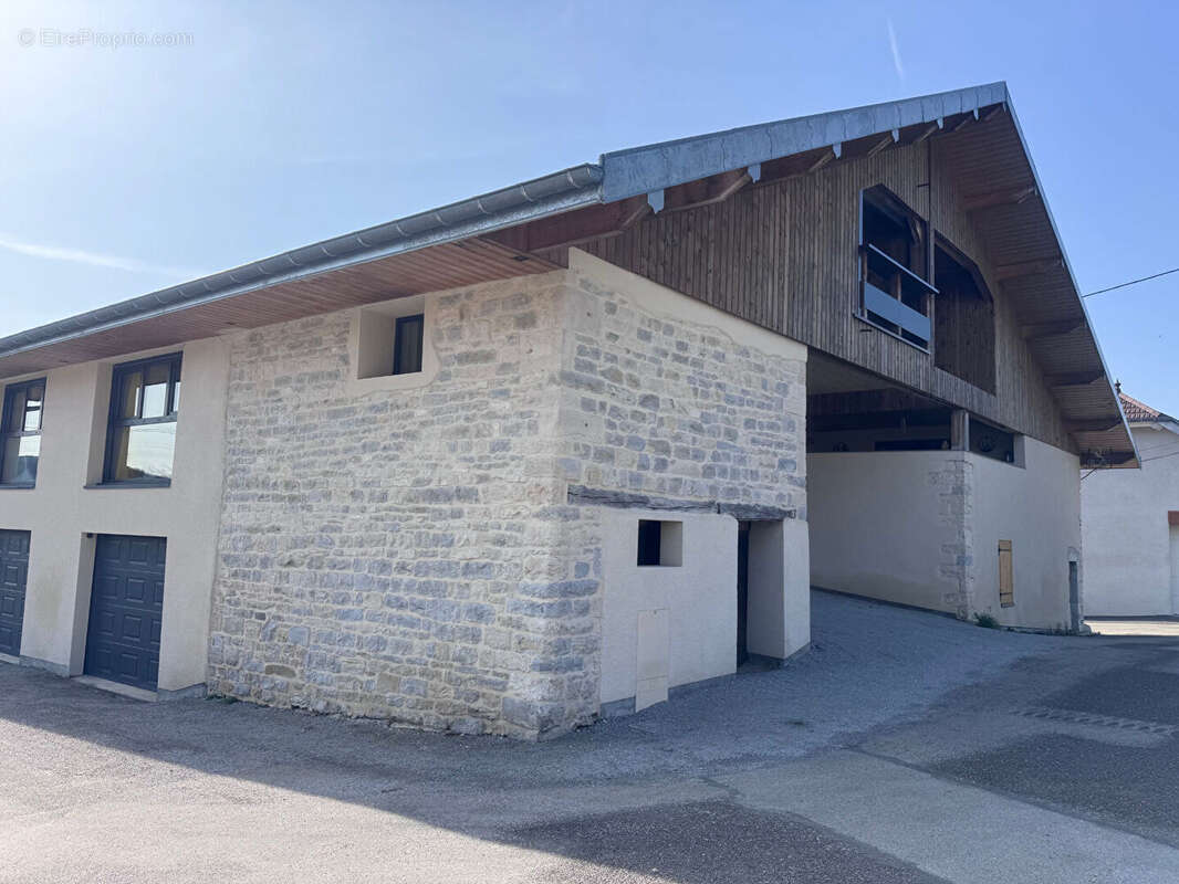 Appartement à ETALANS