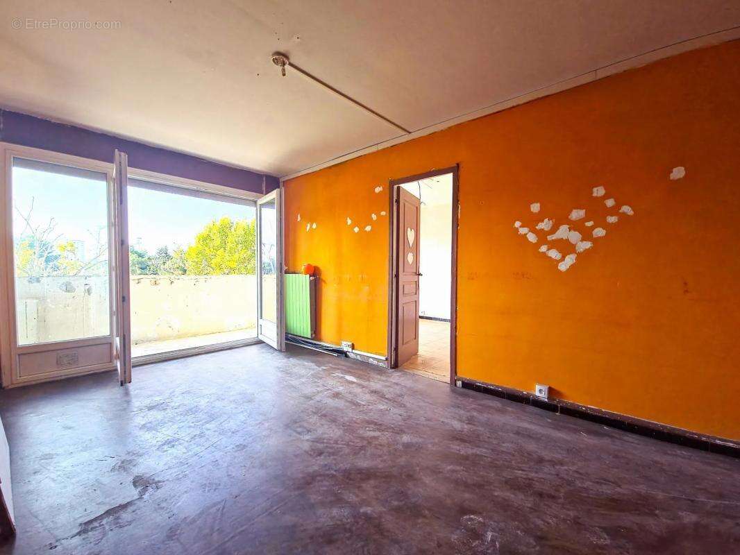 Appartement à MARSEILLE-11E