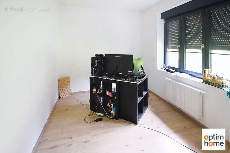 Une propriété de caractère de 325 m² sur plus de 35 ares, avec piscine et 11 garages ! - photo 36