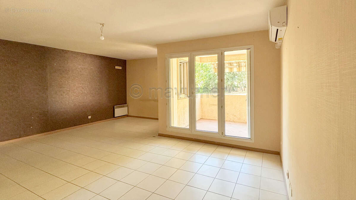 Lumineux T3 avec terrasse de 12m² , garage, vue dégagée, 13011 Marseille n°4