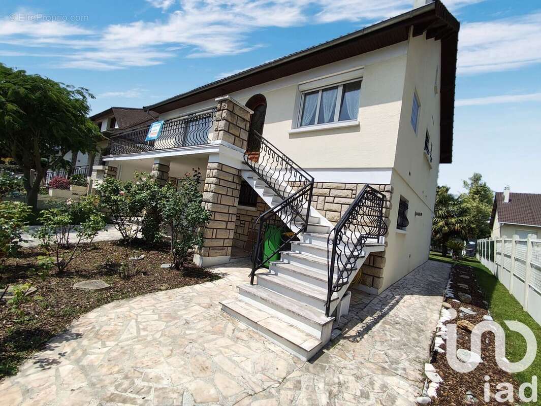 Photo 2 - Maison à TREMBLAY-EN-FRANCE