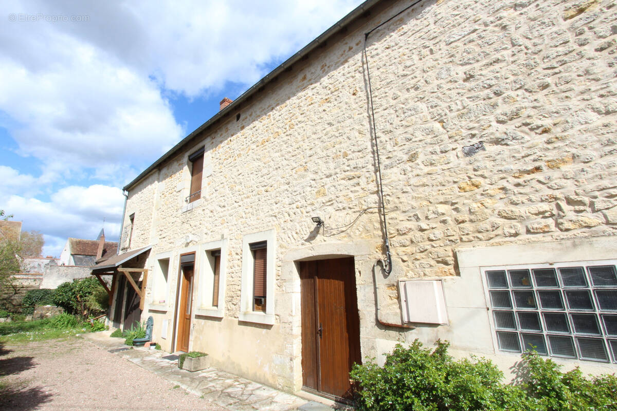 Maison à MESVES-SUR-LOIRE