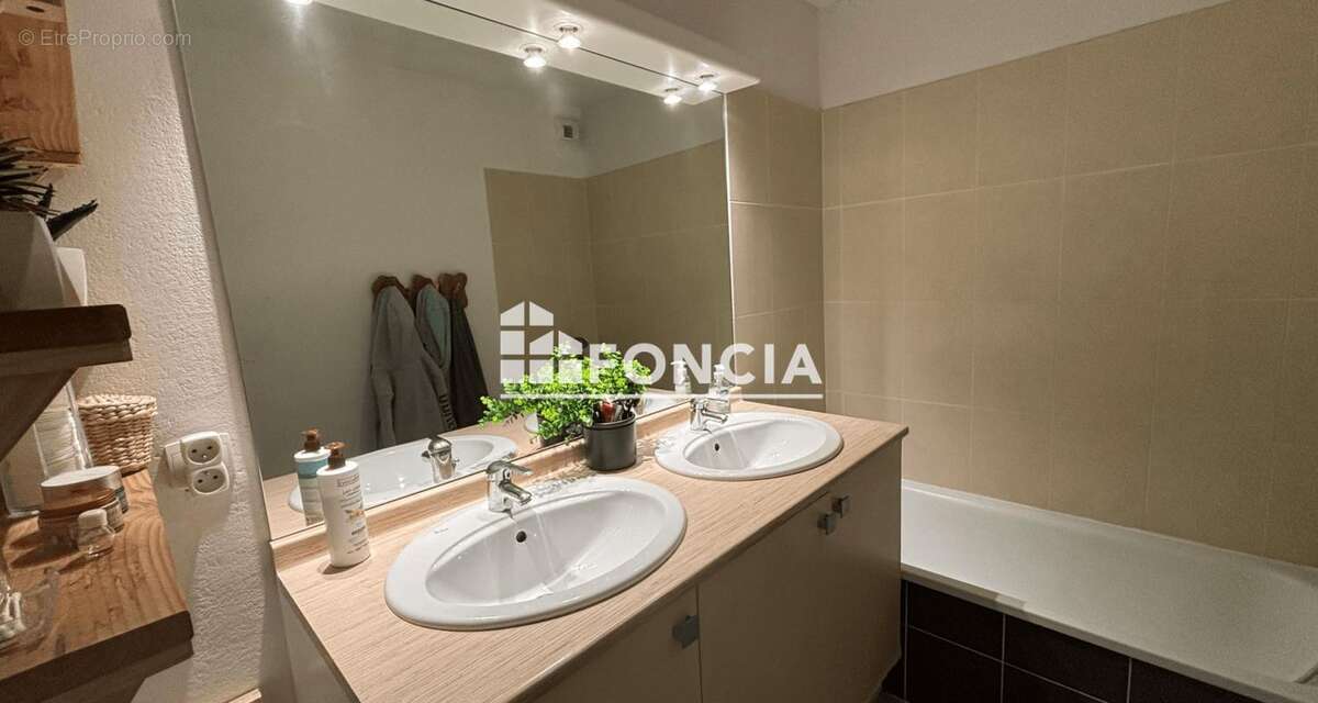 Appartement à LUNEL