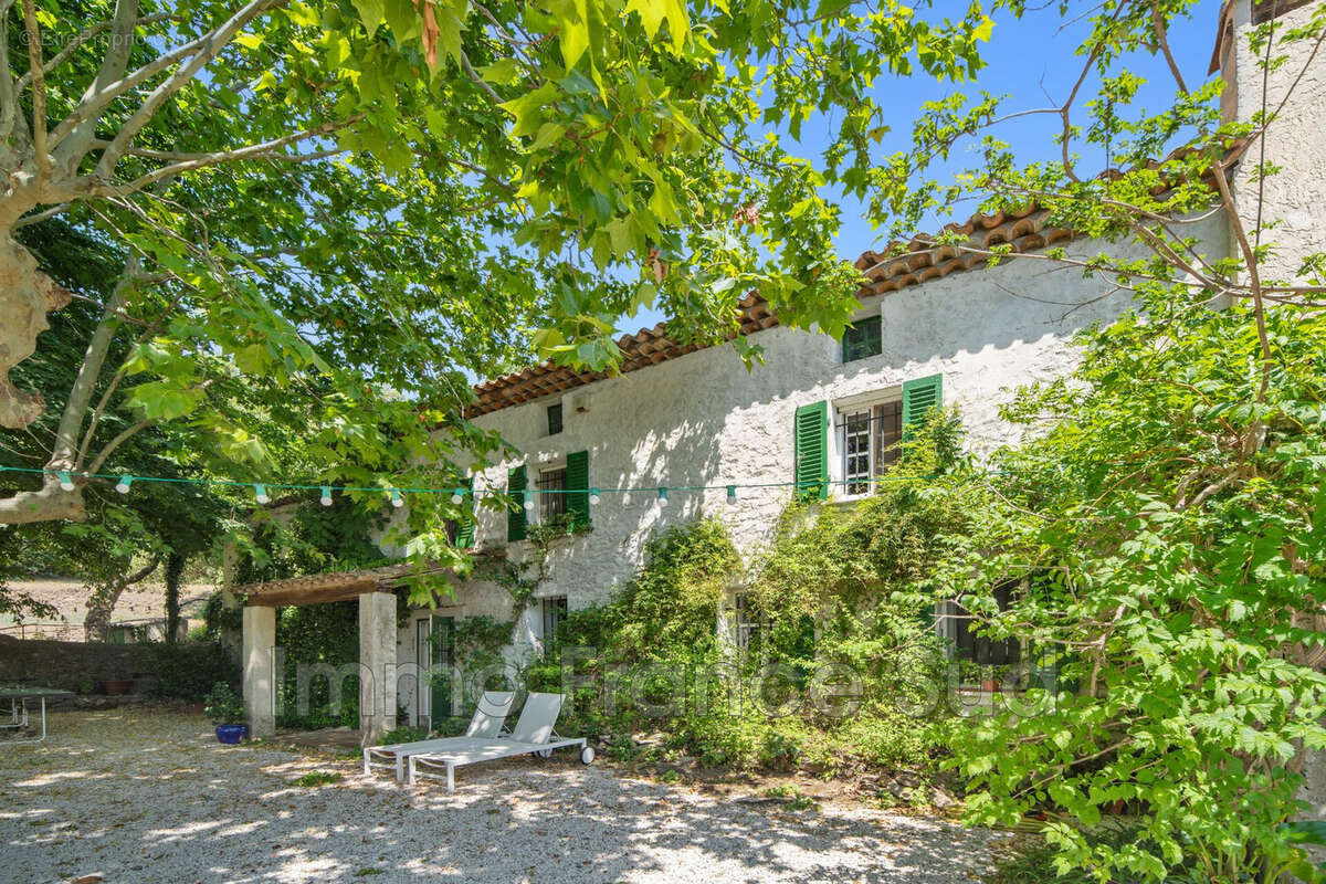 Maison à LA GARDE-FREINET