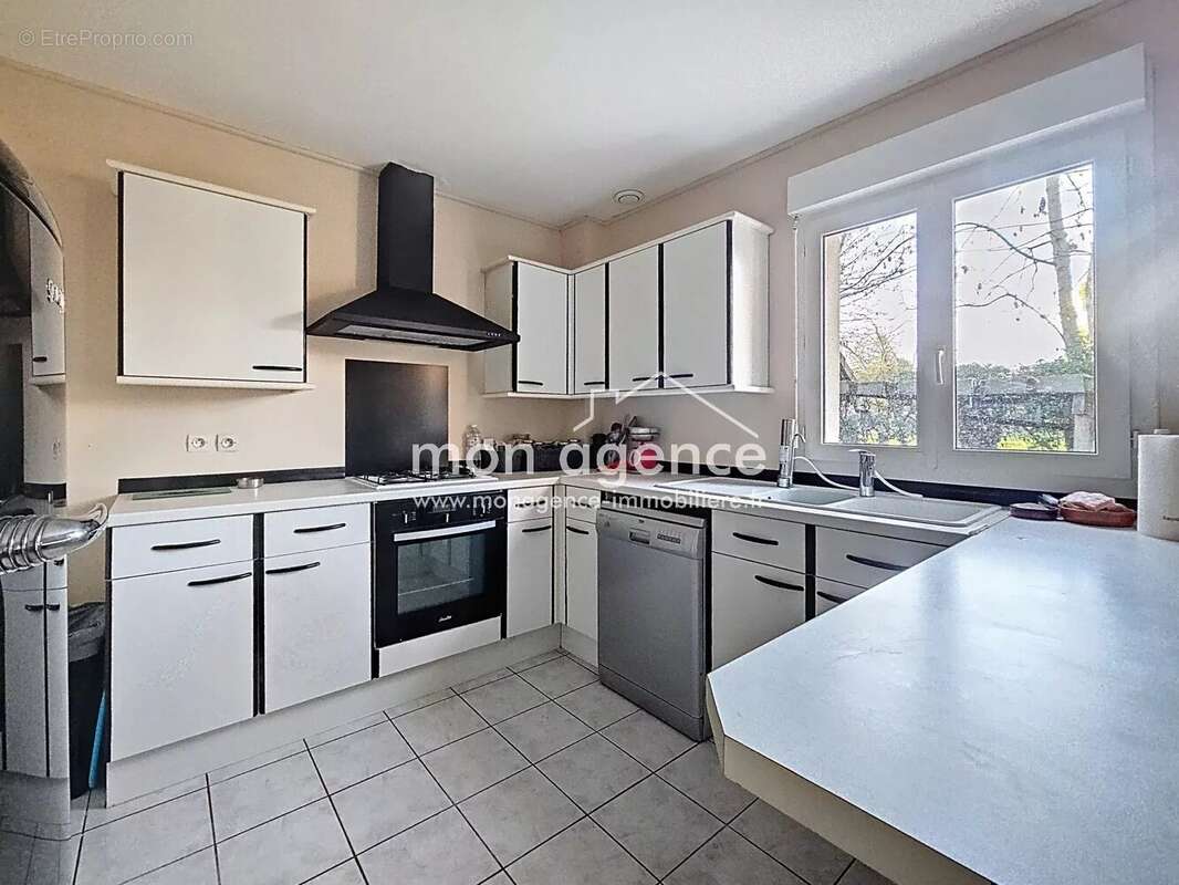 Maison à LA NEUVILLE-CHANT-D&#039;OISEL